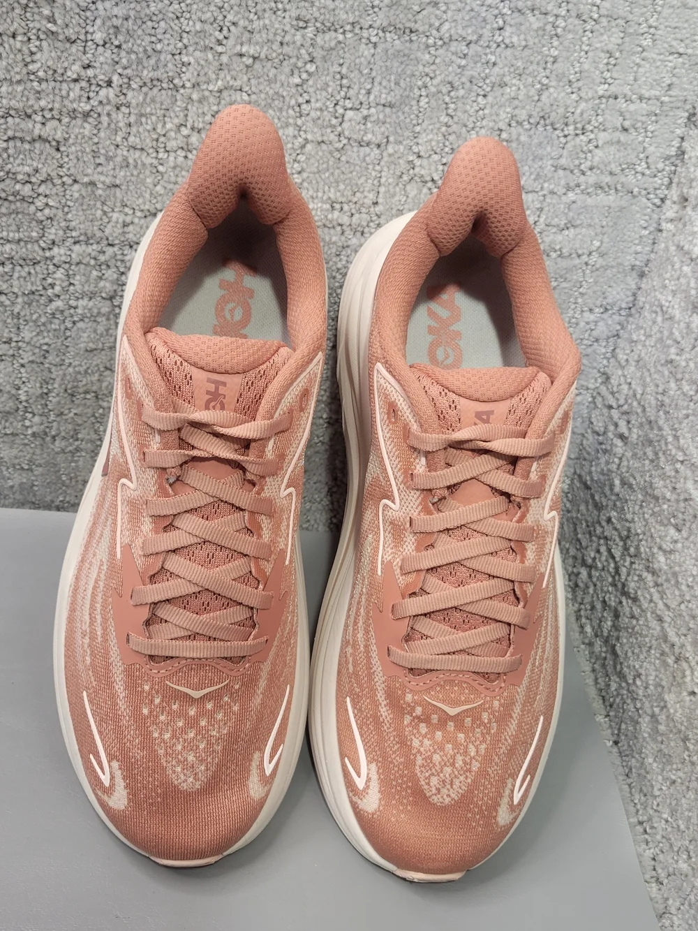 Hoka One One Clifton 10 Women's US Size 8.5B Blush Rose Latte Athletic Sneakers.